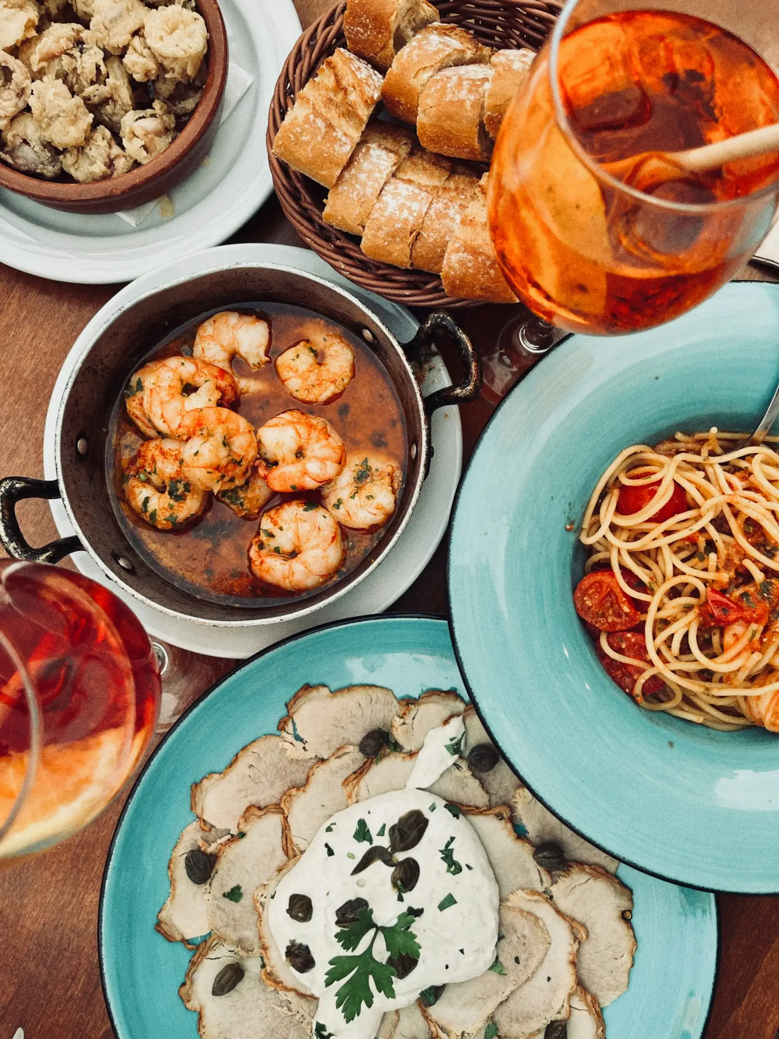 Mesa de tapas para compartir (foto ilustrativa)